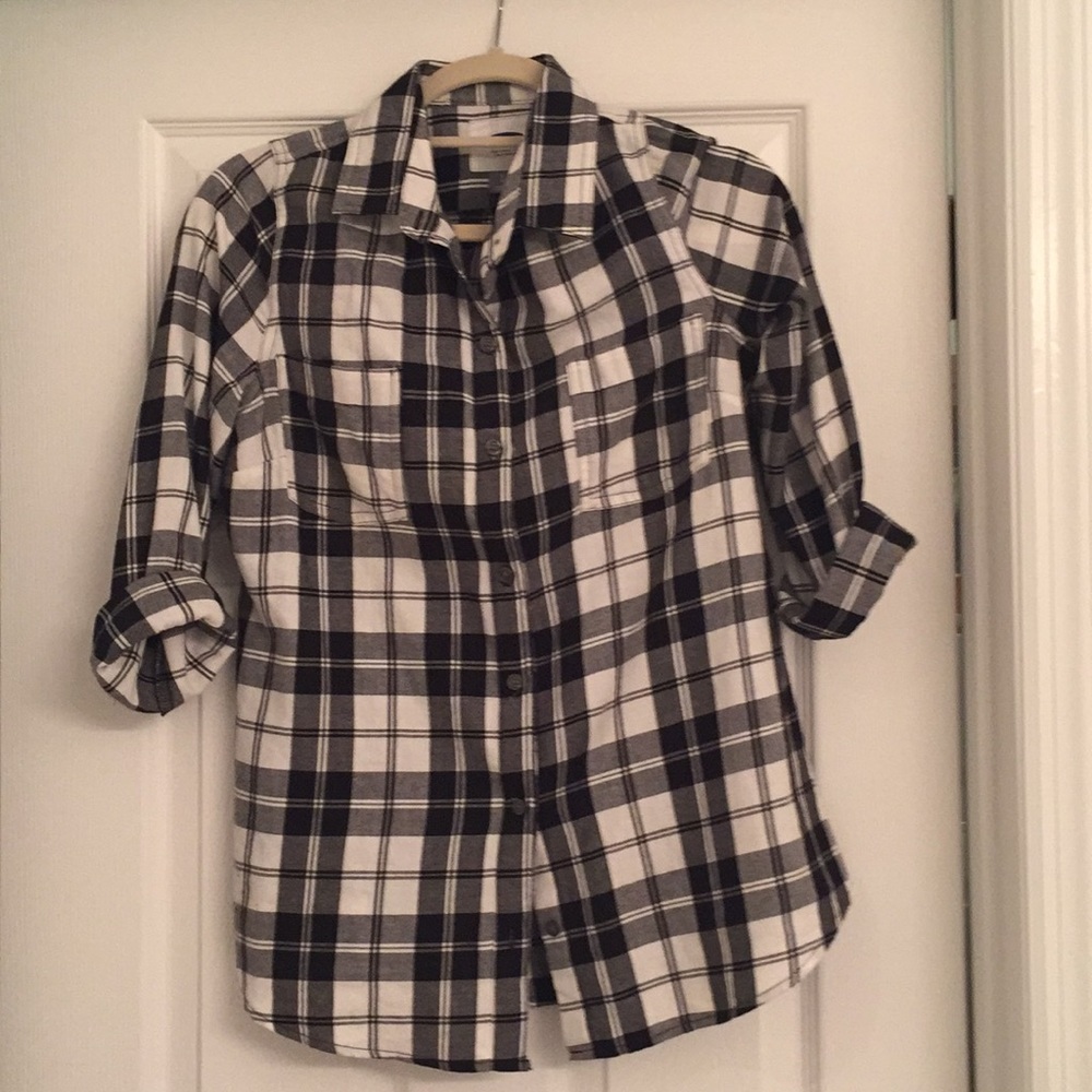 Black/white flannel women’s top